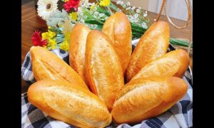 Cách làm mềm bánh mì thơm ngon như mới ra lò