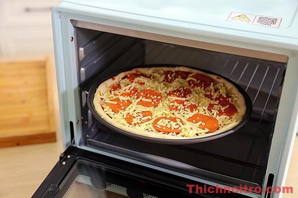 Cuối tuần rảnh rỗi tự làm ngay món pizza xúc xích ngon tuyệt cả nhà cùng mê!