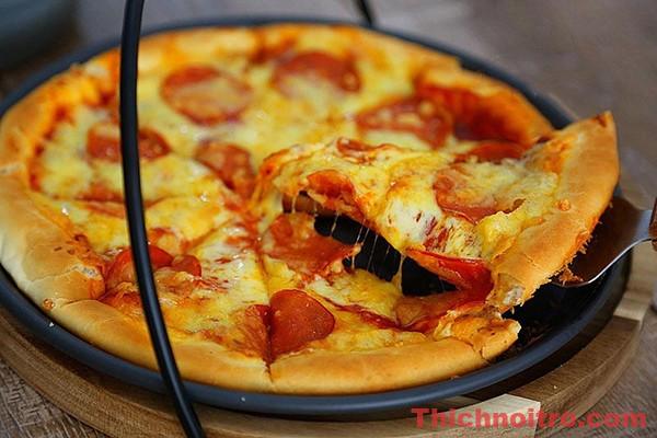 Cuối tuần rảnh rỗi tự làm ngay món pizza xúc xích ngon tuyệt cả nhà cùng mê!