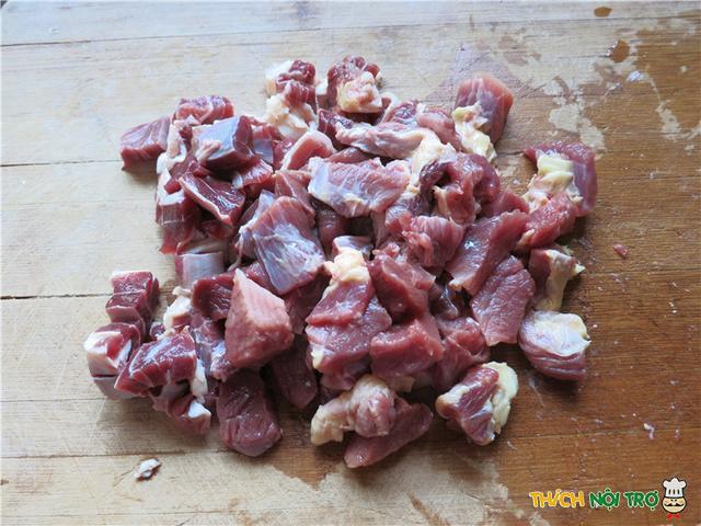 Cách làm món canh thịt bò nấu nấm bổ dưỡng, thơm ngon đến giọt cuối cùng!